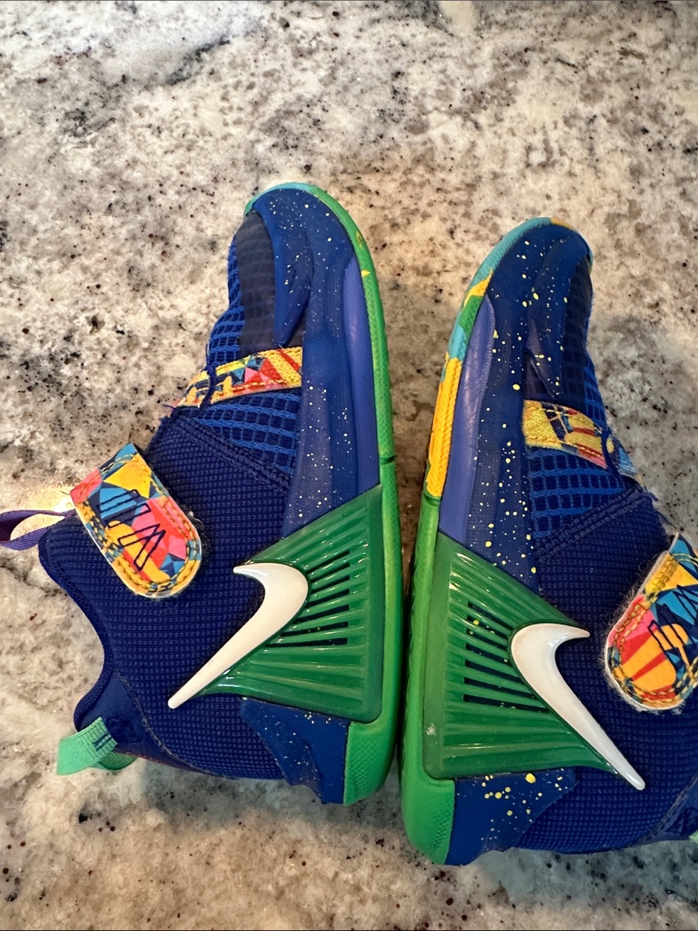 Nike LeBron Witness 11.5C shoes - Picture 5 of 9